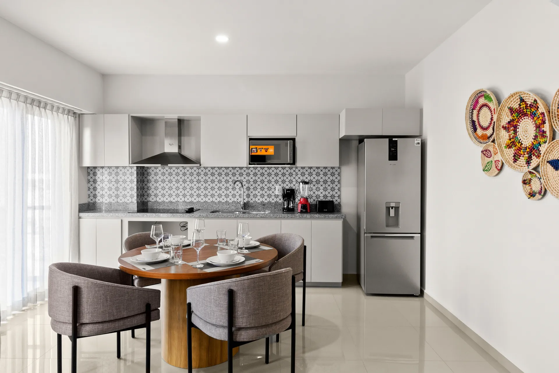 2 Bedrooms Condo 2
