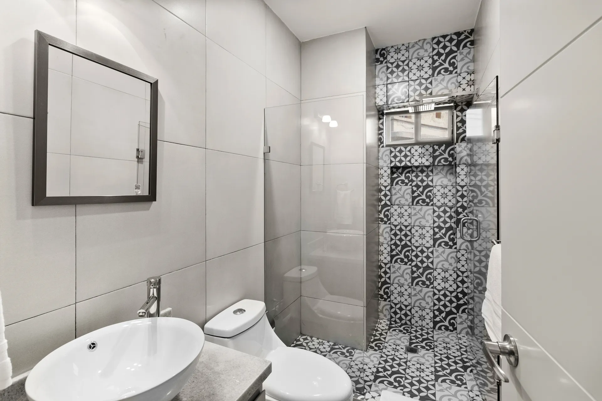3 Bedrooms Condo 20
